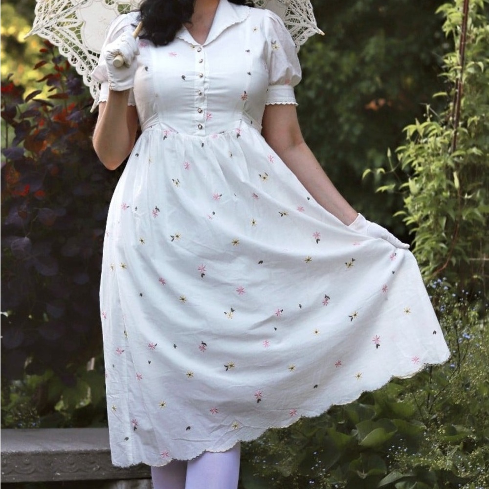 Romantic White Puff Sleeve Midi Sundress by Simple Retro